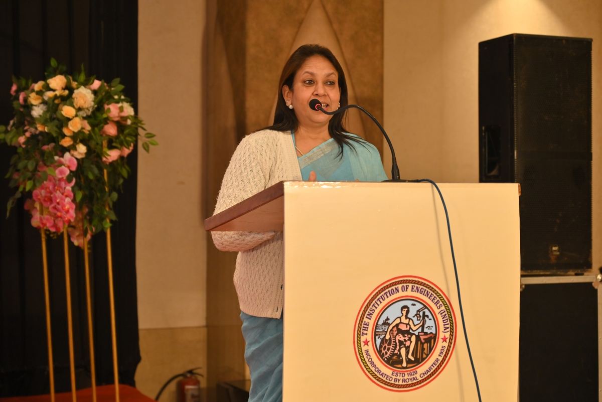 Dr. Agya Mishra speaking at an Institution of Engineers conference
